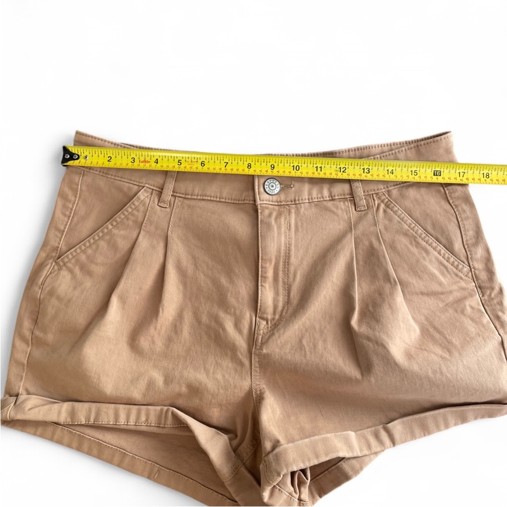 Express Pleated High Rise Mom Short - Picture 3 of 7